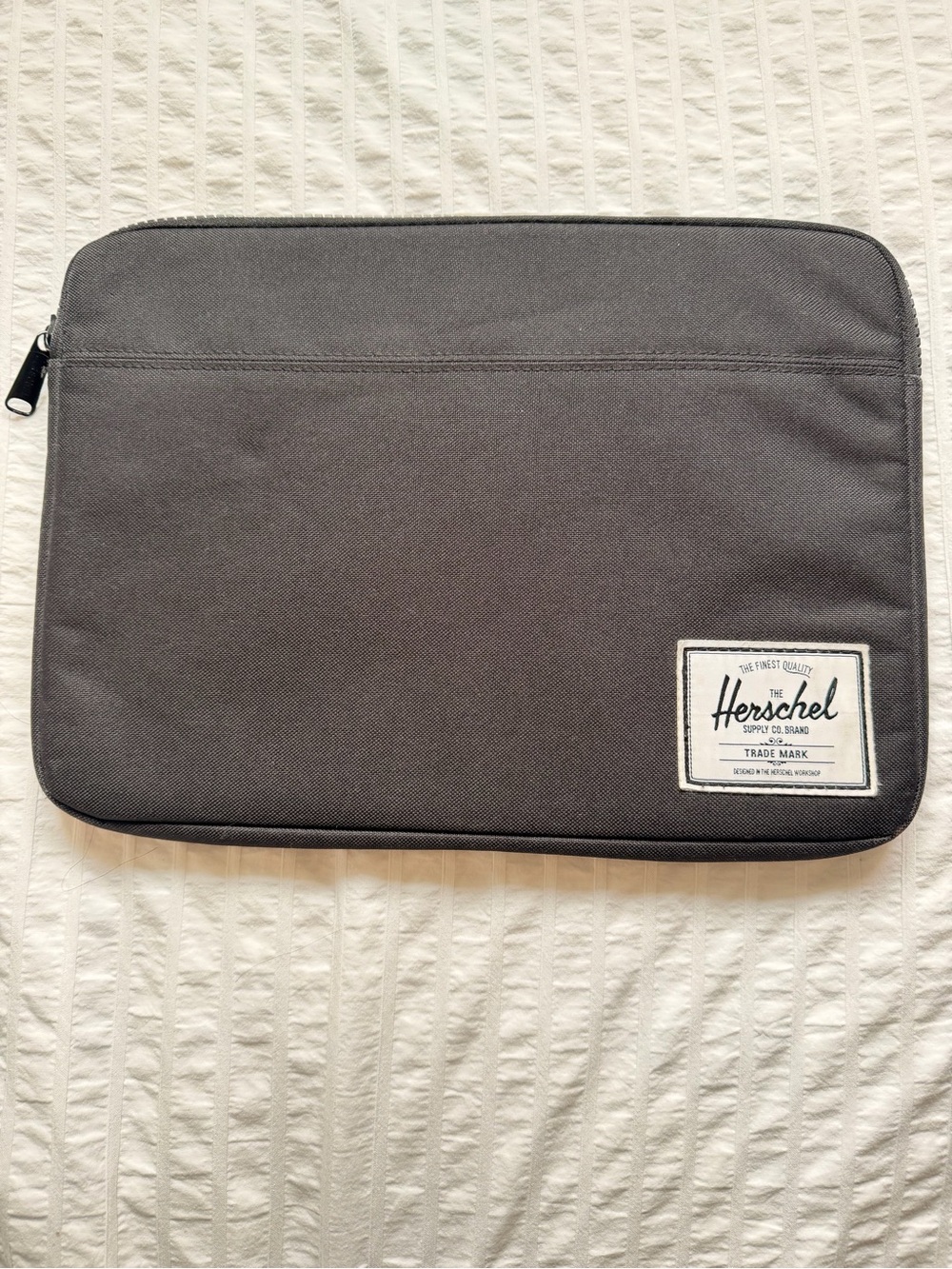Herschel Anchor Sleeve | 14 Inch | Black